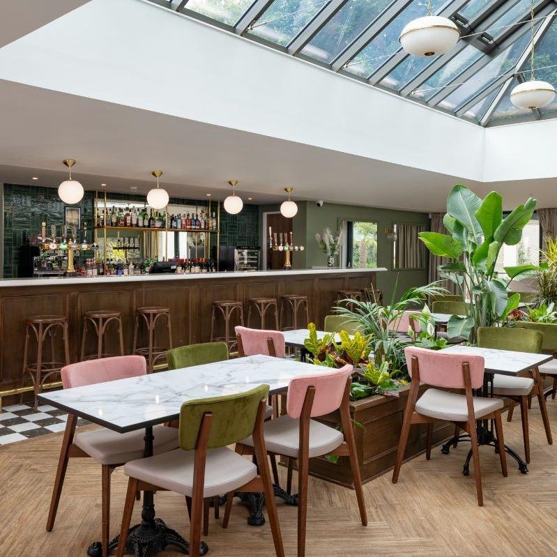 Palm Bar and Restaurant